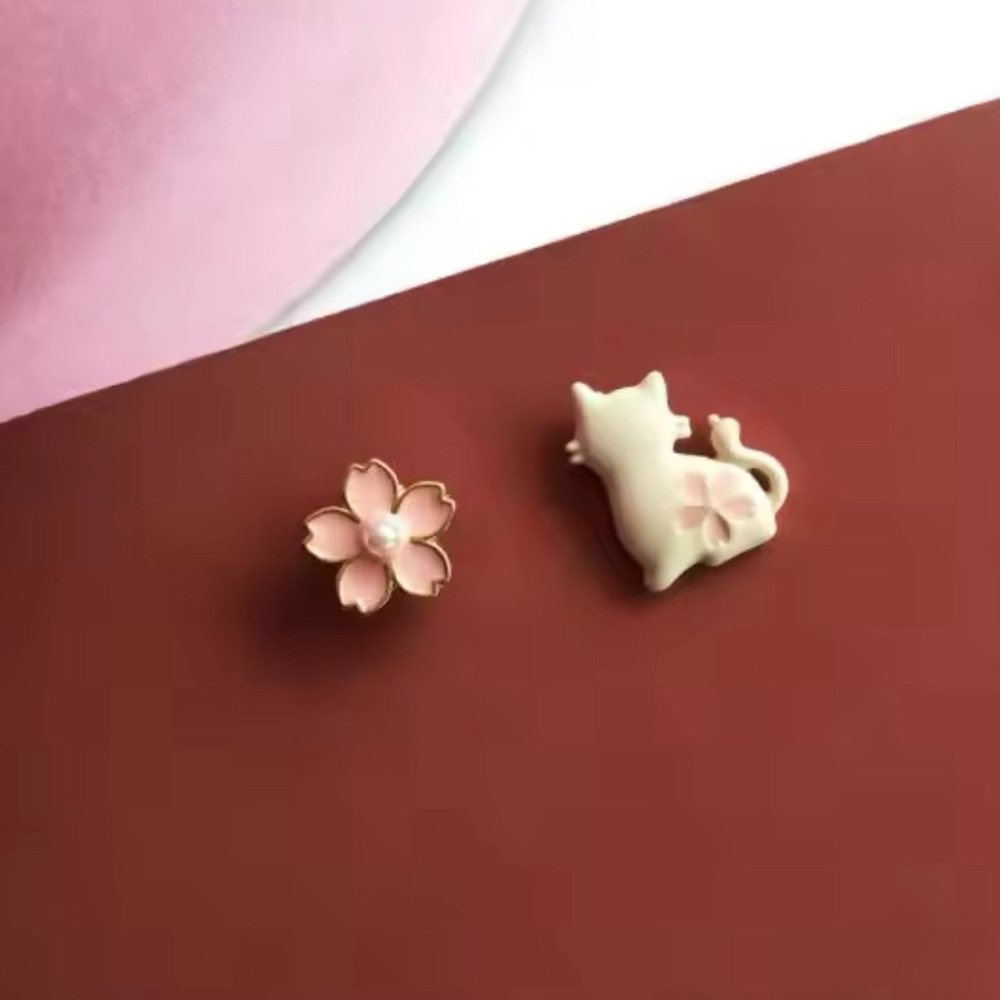 Kitty Cat Flower Mismatch Stud Earrings